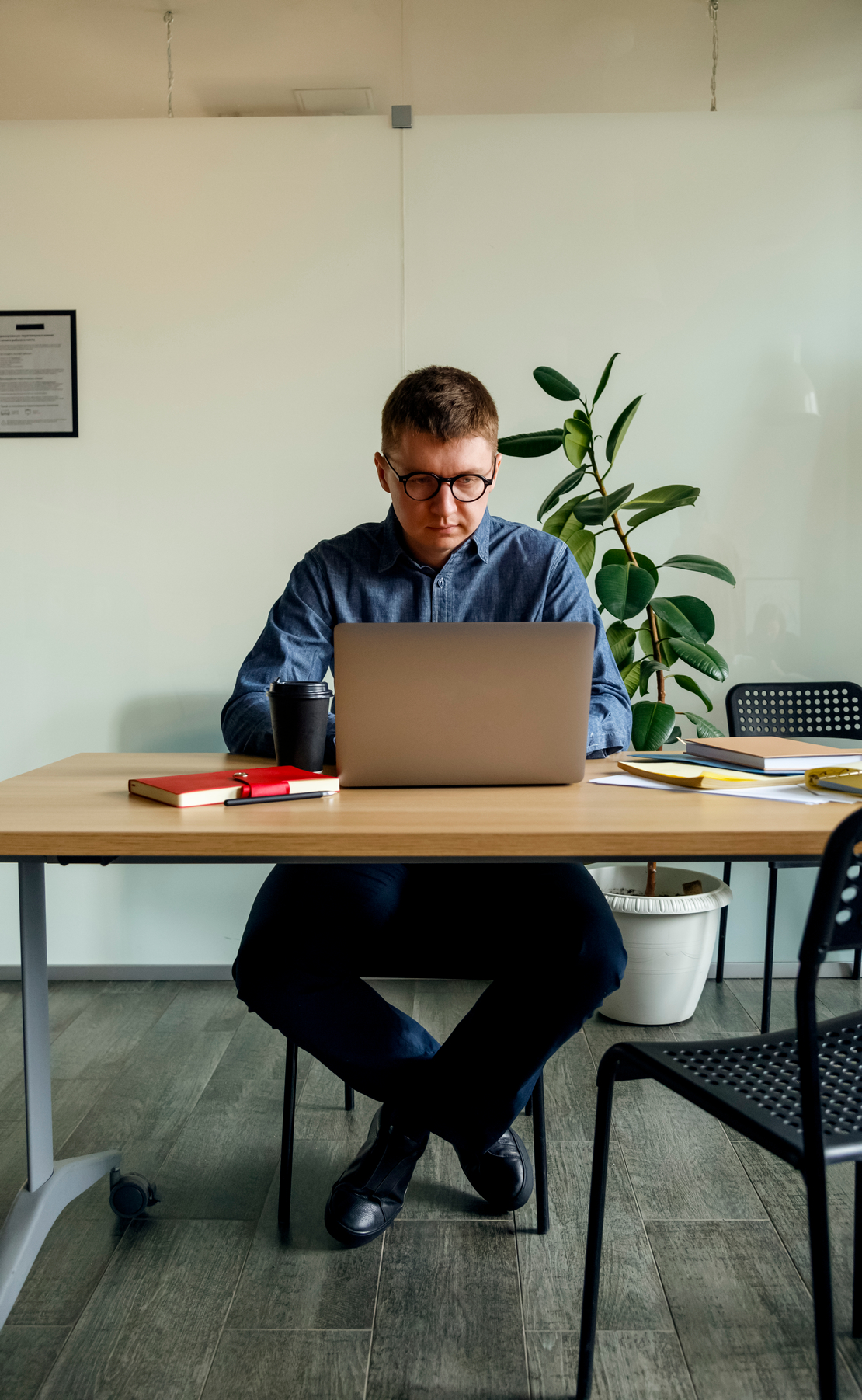 Footer_Stocksy_txpf77ca13blZ6300_Medium_3814527
