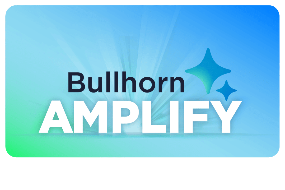 Logo van Bullhorn Amplify op een groen-blauwe gradiënt. Bullhorn Amplify is een AI-wervingstool die speciaal is ontworpen voor uitzendbureaus.